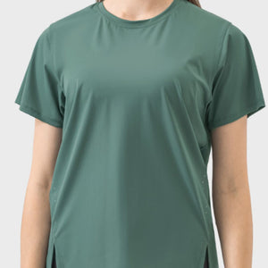 Slit Round Neck Short Sleeve Active T-Shirt