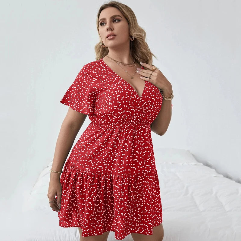 Plus Size Floral Print Summer Casual Tiered Dress Women Short Sleeve Heart Pattern Boho Dress Large Size Fit Flare A-line Dress