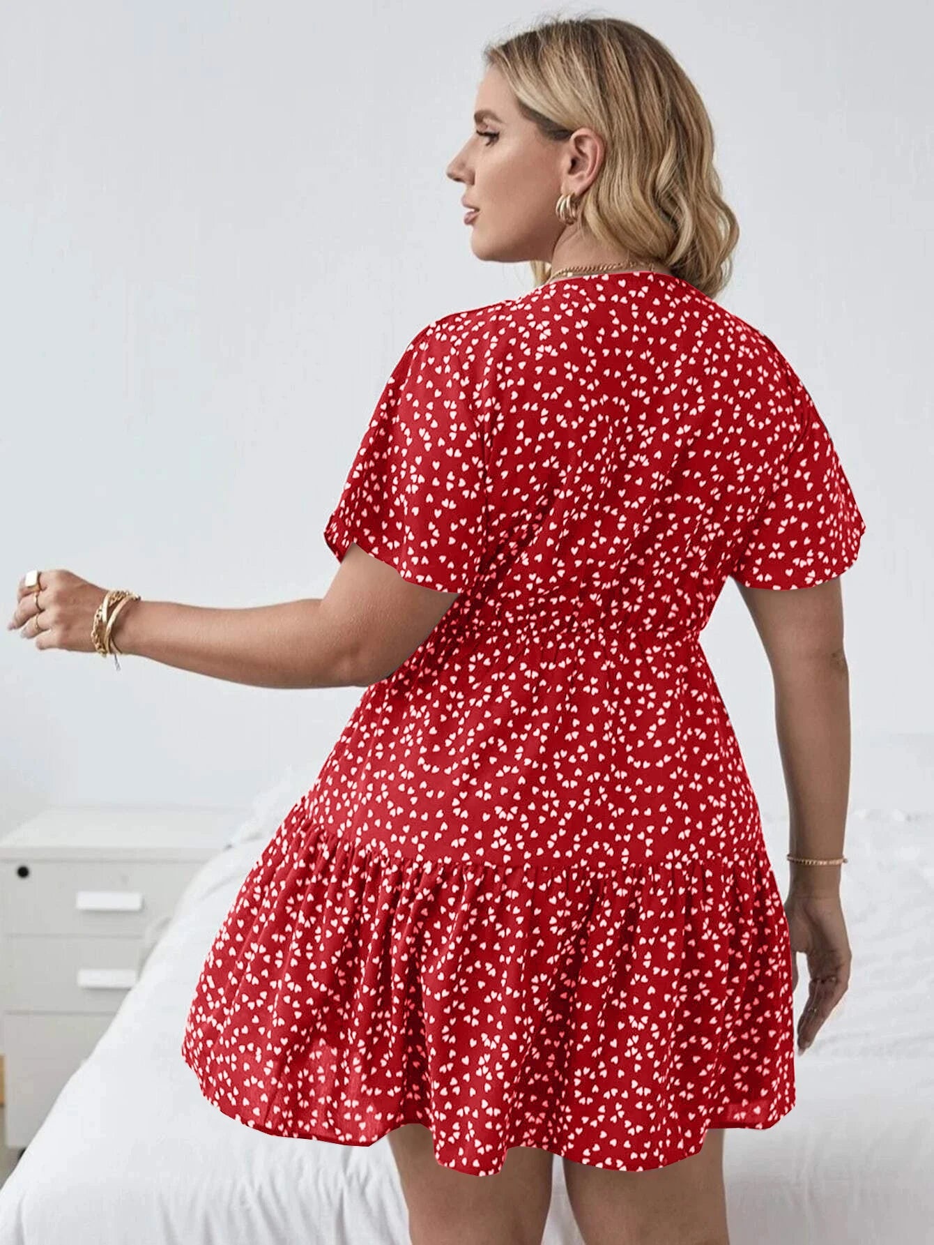 Plus Size Floral Print Summer Casual Tiered Dress Women Short Sleeve Heart Pattern Boho Dress Large Size Fit Flare A-line Dress