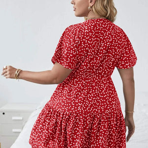 Plus Size Floral Print Summer Casual Tiered Dress Women Short Sleeve Heart Pattern Boho Dress Large Size Fit Flare A-line Dress