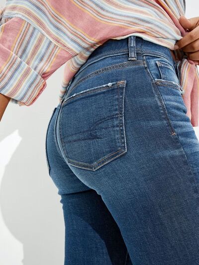 Buttoned Straight Jeans with Pockets