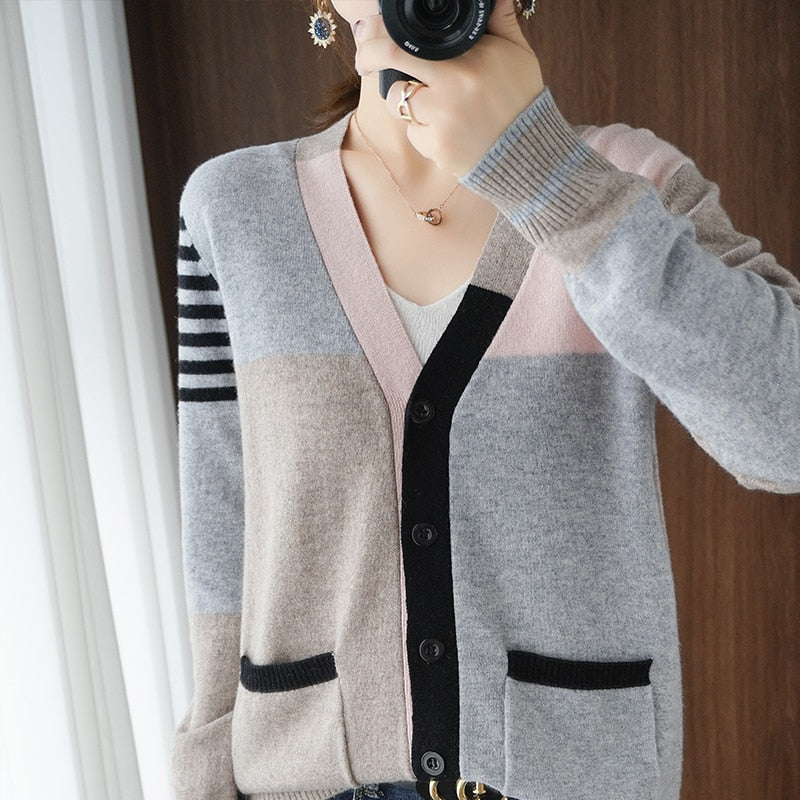V-Neck Color Matching Pure Wool Cardigan