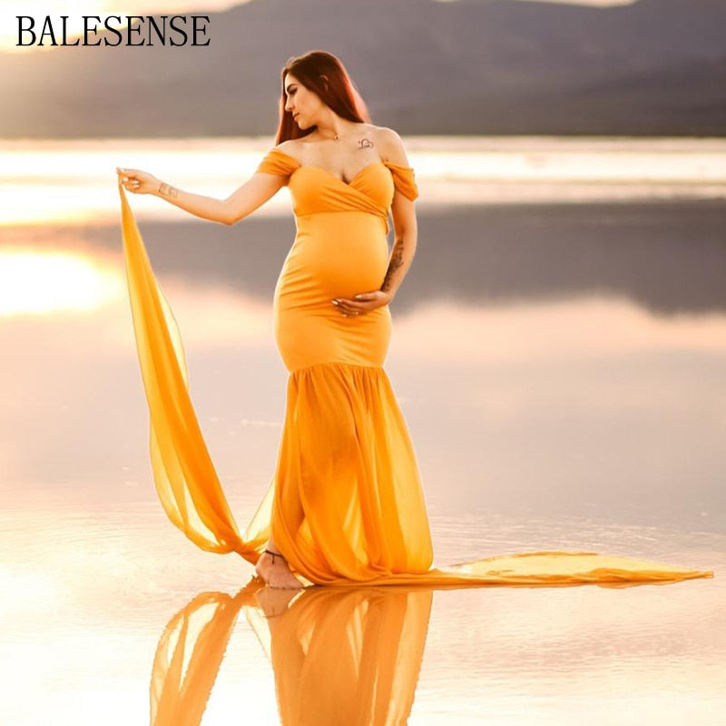 Chiffon Maxi Long Tail Maternity Dresses for Photo Shoot Sexy Off Shou Global Fashions GC Chiffon Maxi Long Tail Maternity Dresses for Photo Shoot Sexy Off Shou Global Fashions GC