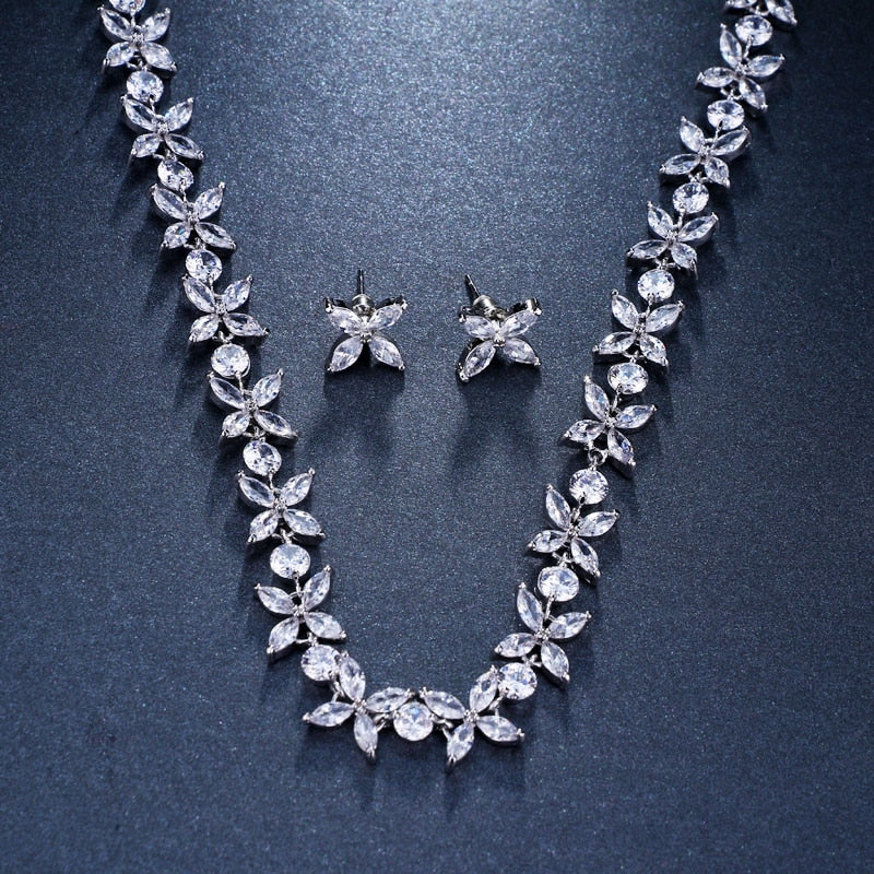 Stunning Crystal Necklace and Earrings Jewelry Set