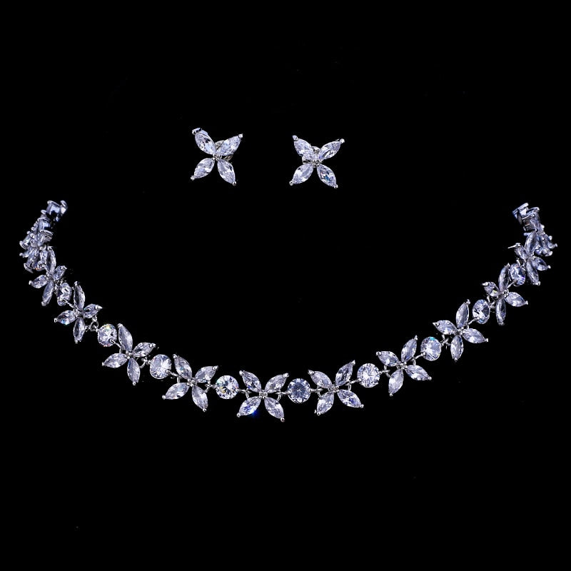Stunning Crystal Necklace and Earrings Jewelry Set