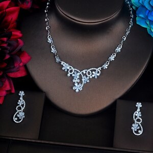 Clear Flower Design Shinny Cubic Zirconia Women Jewelry Sets